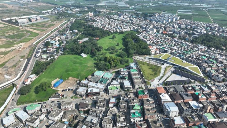 [크기변환]경산시 - 경산 압독국의 친족관계, DNA 통해 국내 최초 확인(경산 임당동과 조영동고분군 전경(1)).jpg