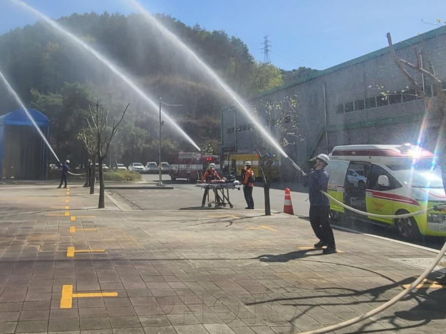 [크기변환]경산시 - 경산시 자원회수시설, 자인119안전센터와 합동소방훈련 실시.jpg