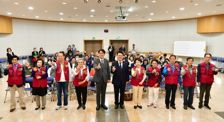 [크기변환]경산시 - 경산시니어클럽, 2026년 어버이날 맞이 효(孝) 공연 개최2.jpg