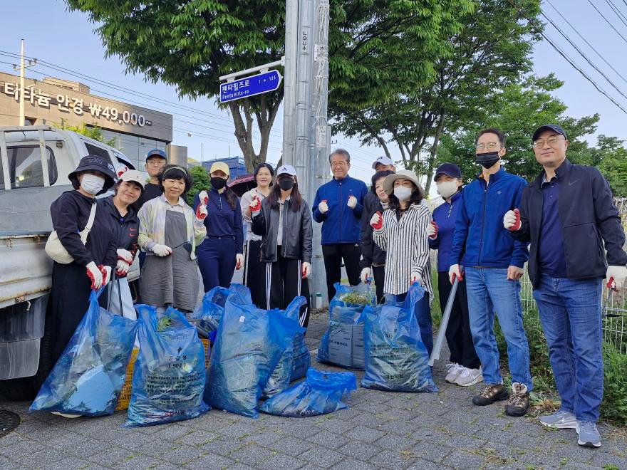 [크기변환]경산시 - 서부2동 통장협의회와 체육회, 일제 환경정화 활동 실시2.jpeg