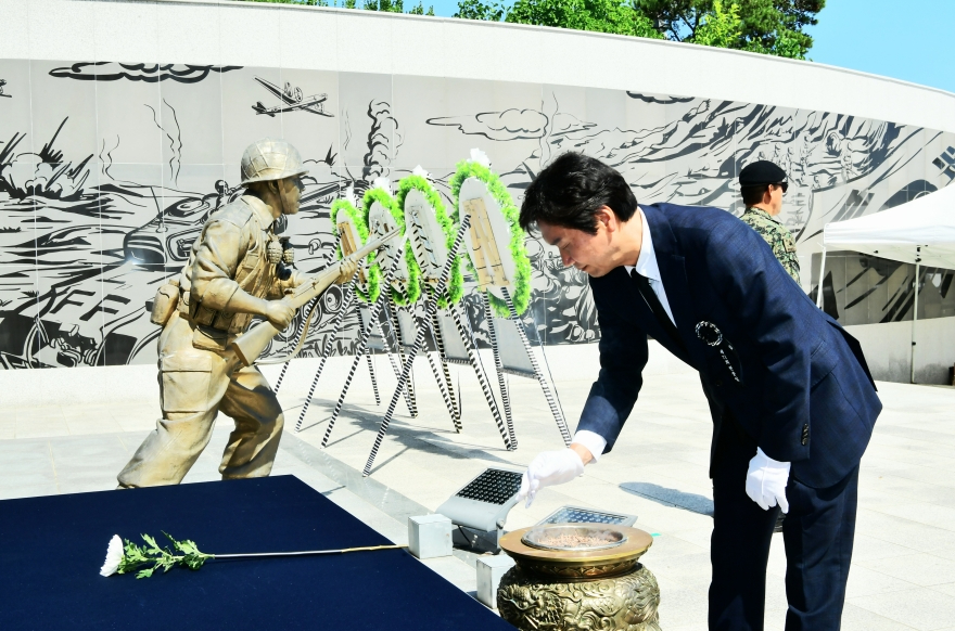 [크기변환]경산시 - 경산시, 제71회 현충일 추념식 거행 (2).jpg