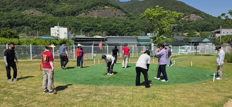 [크기변환]경산시 - 경산시장애인체육회 사무국장 장애인파크골프지도자 자격증 취득 후 직접 안전교육 및 지도2 (1).jpg