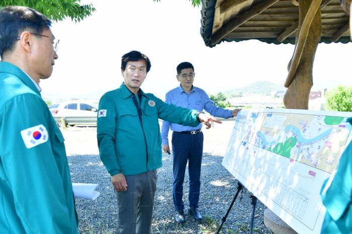 [크기변환]경산시 - 조현일 경산시장, 주요 대형SOC 건설사업장 방문 점검(군도11호선(옥천교~미산교)현장사진).jpg