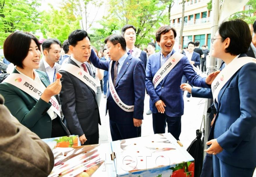 [크기변환]경산시 - 경산시, 국회 특별 홍보·판촉행사 개최 (4) (1).jpg
