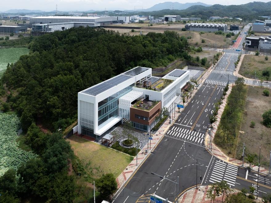 [크기변환]경산시 - 경산산업단지 복합문화센터 전경.jpg