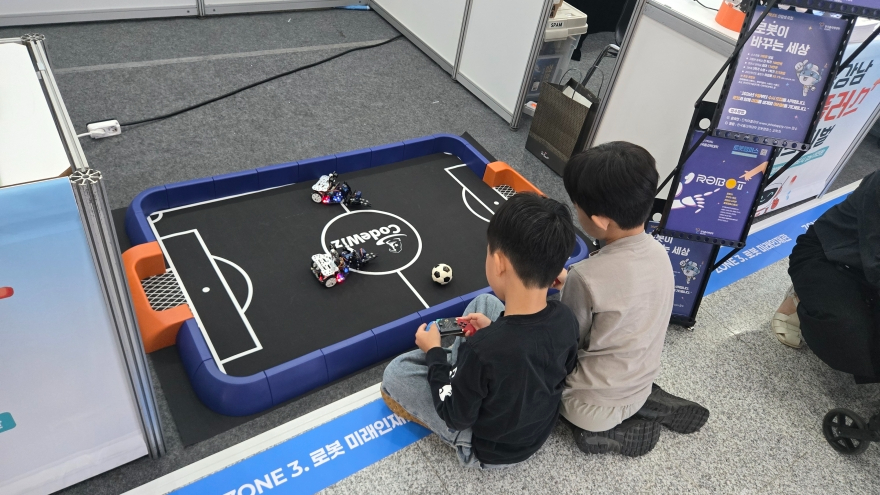 [크기변환]2. [사진] 한국폴리텍대학 로봇캠퍼스, 2026 제4회 강남 로봇플러스 페스티벌 참가 2.jpg