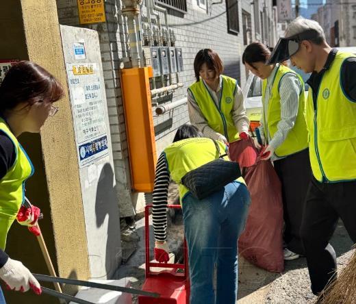 비산4동 & 하나님의 교회 취약지 대청소 실시(달서로16안길 및 국채보상로76길 일대).jpg
